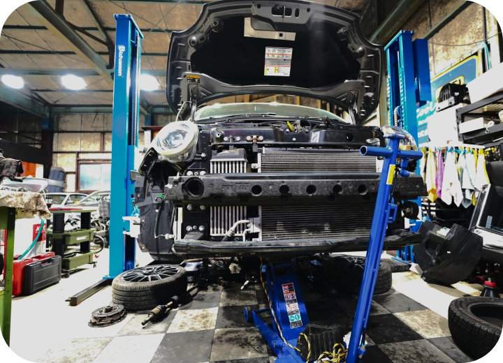 タイヤチェンジャーを使用している工場の様子