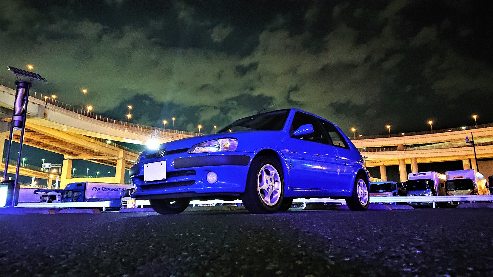 Coolmania Vol 02 軽快さが魅力のプジョー１０６ S１６ 横浜市都筑区でマニュアル車 Mt やオープンカーを中心に中古車 買取販売をしています カーコーディング カークリーニングサービスも提供中